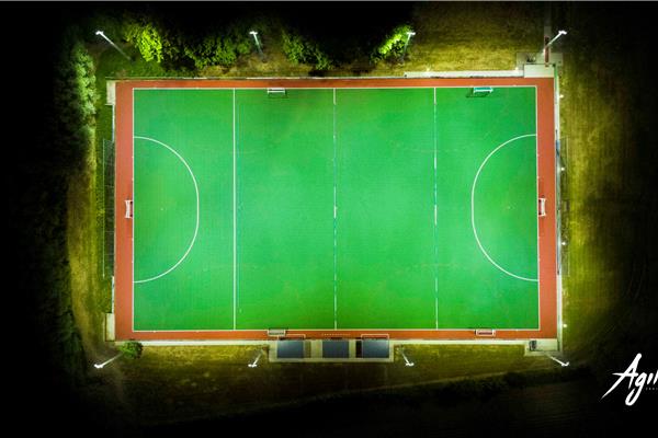 Renovatie kunstgras hockeyveld - Sportinfrabouw NV